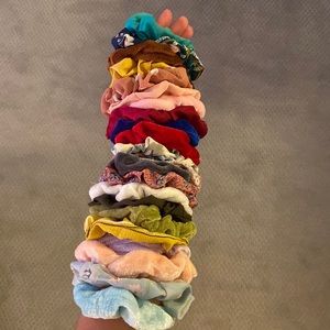23 pack mixed texture scrunchies